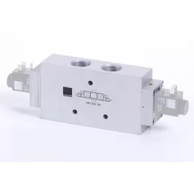   MH 533 181. 5/3-as elektromos vezérlésű szelep, középállásban nyitott - G3/4"