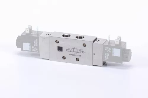 MH 533 701 VES EX EC. 5/3-as elektromos vezérlésű szelep, középállásban nyitott - G1/4" - INOX - ATEX